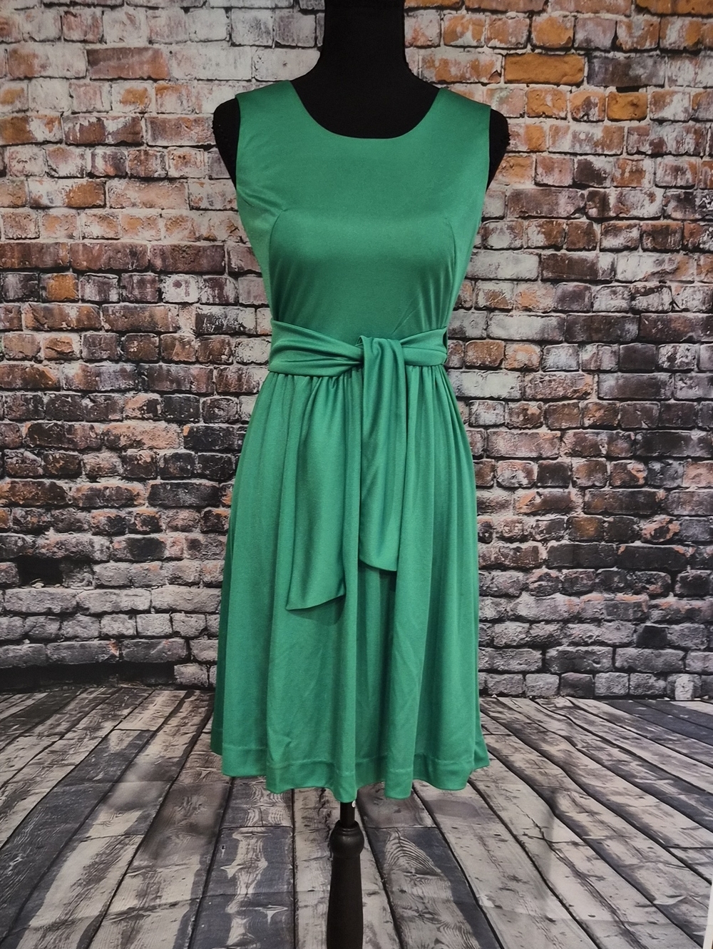 Rare Vintage 70s Designer Sleeveless Emerald Belted A-Line Dress